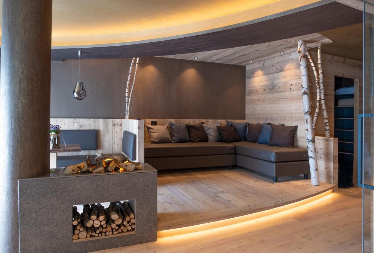 La Roccia Wellness Hotel Кавалезе Екстериор снимка